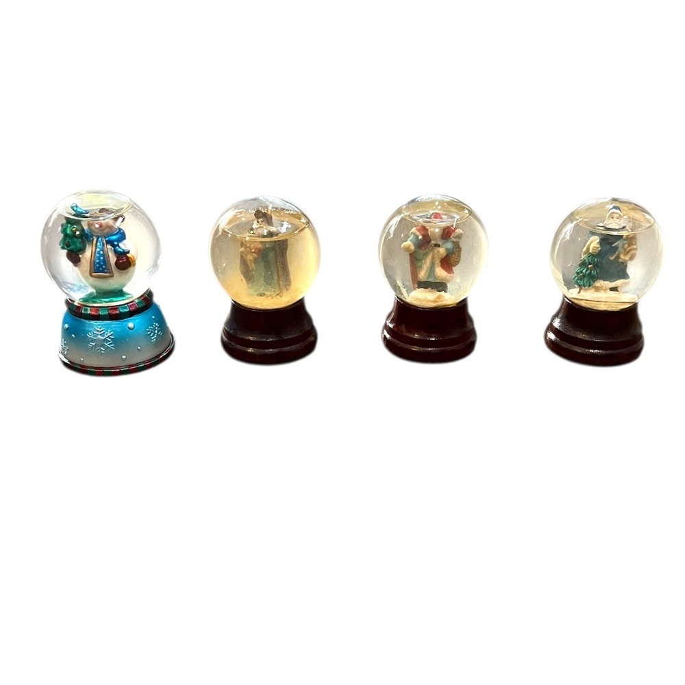 MINI VINTAGE GROUP OF CRYSTAL NATIVITY SNOW GLOBES